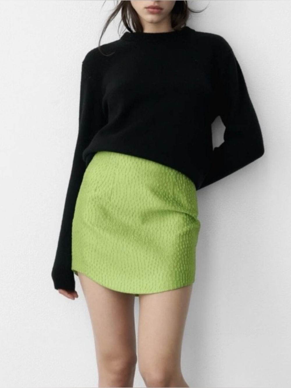 ZARA TEXTURED High-waisted WEAVE MINI SKIRTin Lime green size M